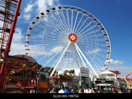 Big wheel in the Prater amusement park in Vienna-stock-foto