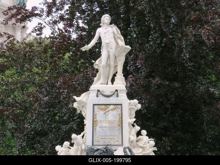 Mozart statue - Vienna - Burggarten-stock-foto