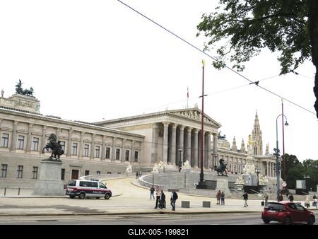 The building of the Austrian Parliament - Vienna-stock-foto