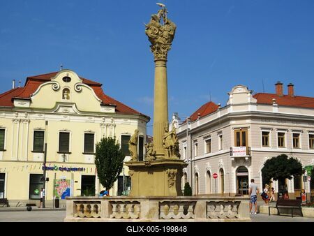 Keszthely - Trinity Statue in Main Square - Hungary-stock-foto