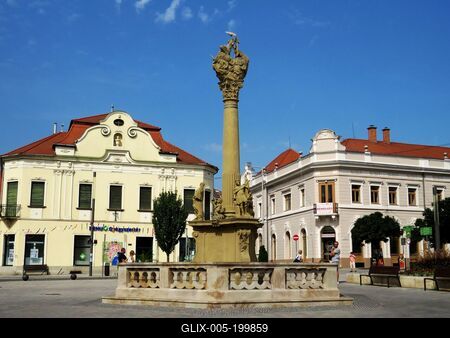 Keszthely - Trinity Statue in Main Square - Hungary-stock-foto