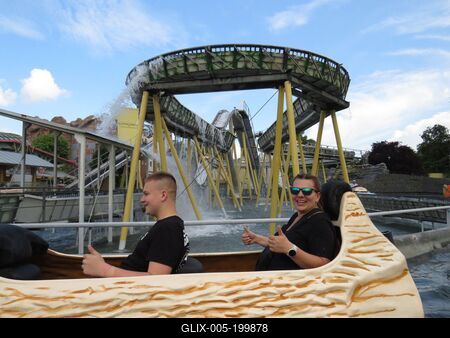 Gliding into the water at the Prater amusement park - Vienna-stock-foto