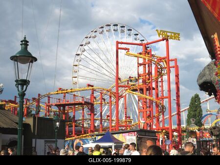 Vienna - Loop roller coaster and Big wheel - Prater amusement park-stock-foto