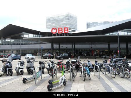 The main train station in Vienna.-stock-foto
