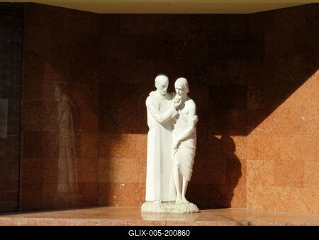 Statue - he Divine Saint John is Proclaiming - Budapest-stock-foto