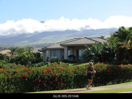 Jogging woman at Maui island resort - Hawaii - Nature - Sport-stock-foto