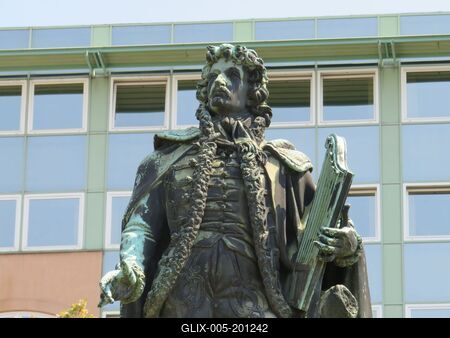 Statue of great Hungarian poet Csokonai Vitéz Mihály - Debrecen-stock-foto