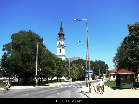 Mzőkövesd - Saint László Church - Center - Hungary-stock-foto