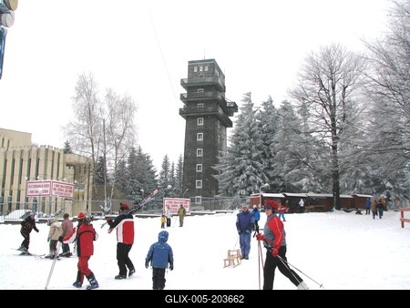 Sportsmen and hikers on Kékestető - Hungary-stock-foto