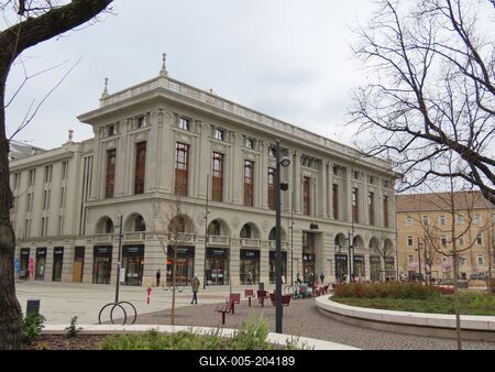 The Corvin Palace department store - Budapest-stock-foto