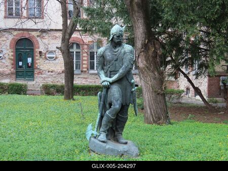 Statue of legndary Kinizsi Pál - Sport University - Budapest-stock-foto