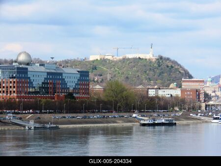 University of Technology and Economics - Budapest - Danube - Gellért Hill-stock-foto
