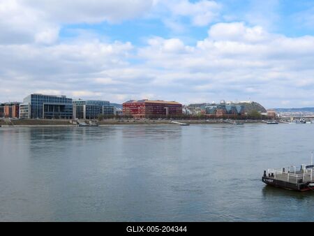 Budapest University of Technology and Economics - Danube - Budapest-stock-foto