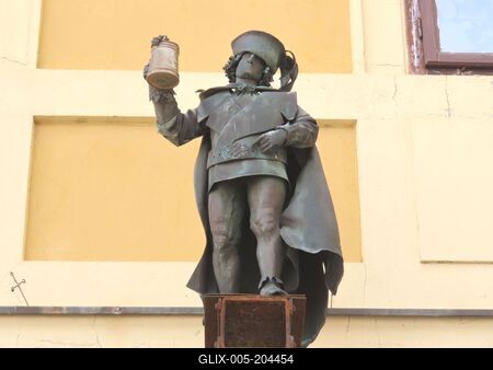 Beer pub advertisement figurine - Székesfehérvár - Hungary-stock-foto