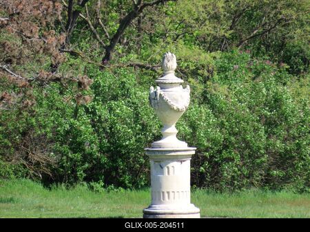 Statue in the park of Esterházy Castle - Csákvár - Hungary-stock-foto