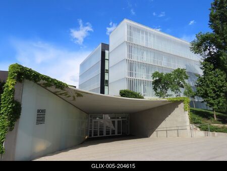 The Moholy Nagy University of Arts and Design Budapest UP building-stock-foto