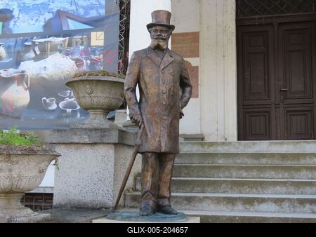 Statue of Munkácsy Mihály - Great Hungarian painter - Békéscsaba-stock-foto