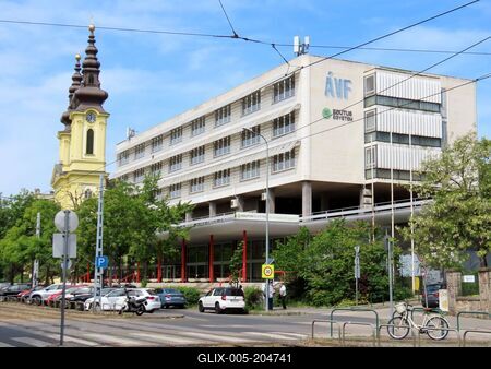 University Edutus - Budapest - St. Imre Church-stock-foto