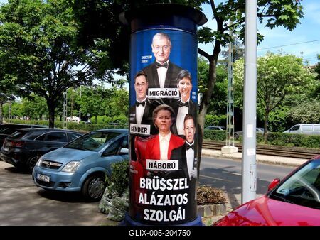 Hungarian government political propaganda poster - Budapest-stock-foto