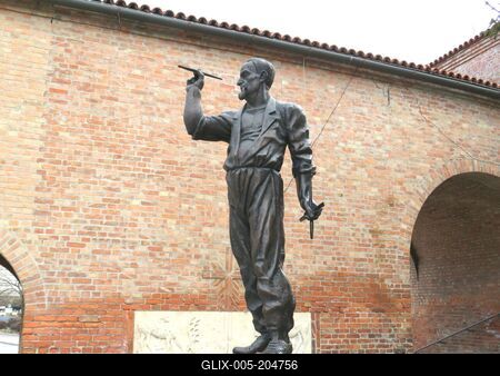 Statue of painter, graphist, artist Aba-Novák Vilmos - Székesfehérvár - Hungary-stock-foto