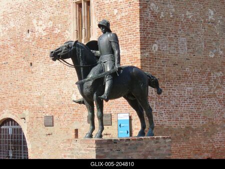 The valiant equestrian statue - Castle of Gyula - Hungary-stock-foto