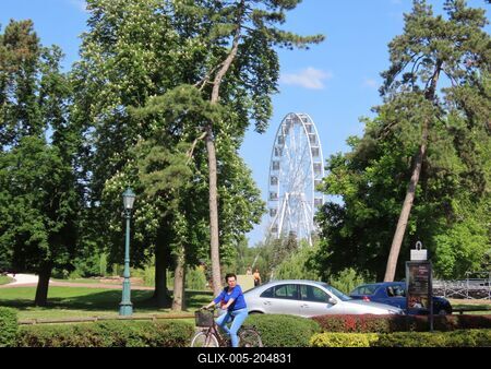 The Gyula giant wheel near the castle - Hungary-stock-foto