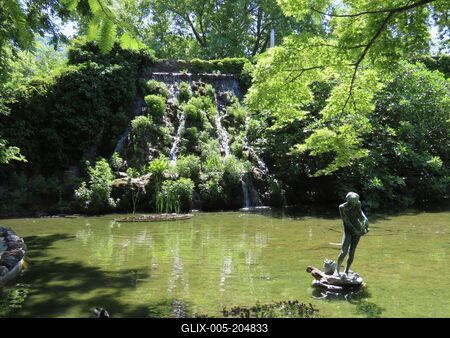Japanese Garden - Margaret Island - Budapest - Waterfall-stock-foto