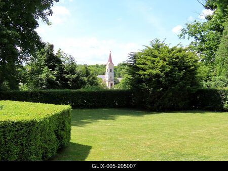 Füzérradvány - Reformed Church - Károlyi park - Natural environment-stock-foto