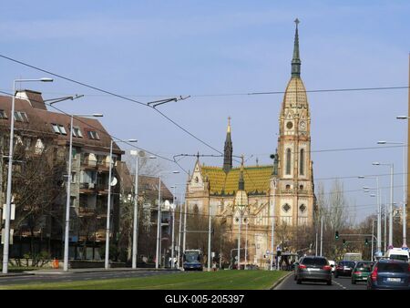 Budapest - Kőbánya - City view. Kőrösi Csoma Sándor street,. In front the St. László Church.-stock-foto
