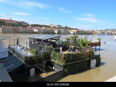Submerged restaurant - Overflowed Danube river - Budapest - Cyclone Boris-stock-foto