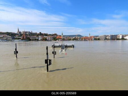 Budapest - Flooded Danube - Submerged Pest quay - Overflowed panorama-stock-foto