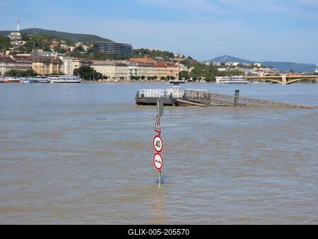 Submerged boat harbor bridge - Overflowed Danube river - Budapest - Cyclone Boris-stock-foto