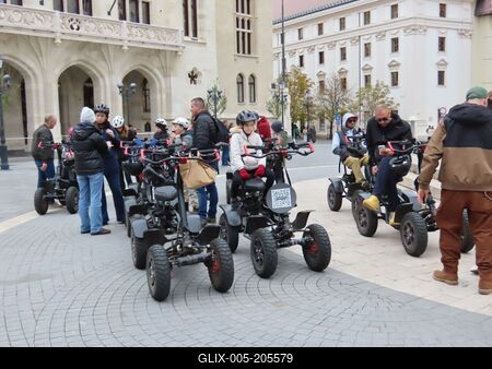 City sightseeing electric motor tourist vehicles - Budapest-stock-foto