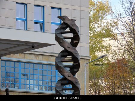Gene chain statue - Kútvölgyi Hospital - Budapest-stock-foto