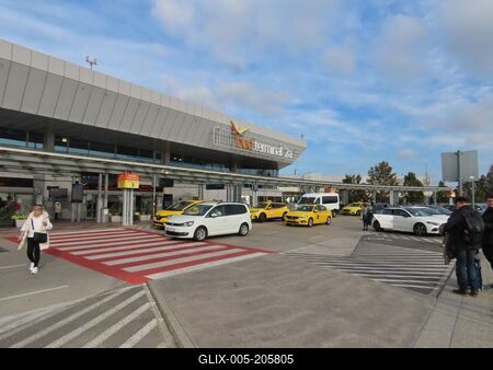 Terminal 2A of Ferenc Liszt Airport in Ferihegy - Budapest-stock-foto