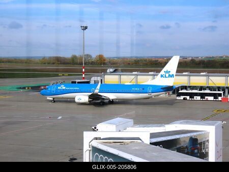 An airplane of the Dutch airline KLM at Ferenc Liszt Airport in Ferihegy - Budapest-stock-foto