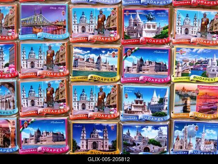 Magnetic stickers depicting Budapest in a shop window-stock-foto