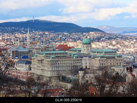 View of Buda - Castle Hill - Triple border Monutain - Budapest-stock-foto