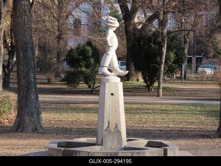 The fairytale statue of Matyi Thumb - Budapest-stock-foto