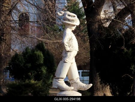 The fairytale statue of Matyi Thumb - Budapest-stock-foto