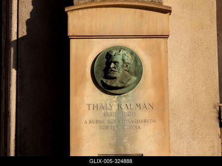 Relief depicting Historian Kálmán Thaly - Budapest-stock-foto