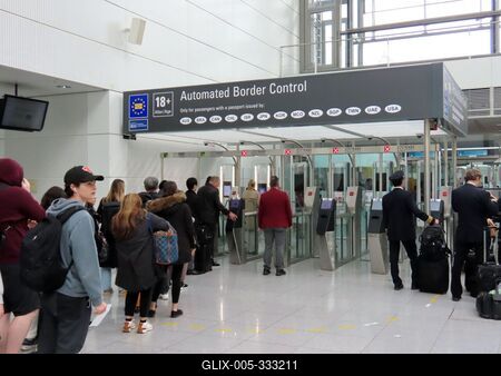 Munich Airport - Automatic border control - Visas-stock-foto