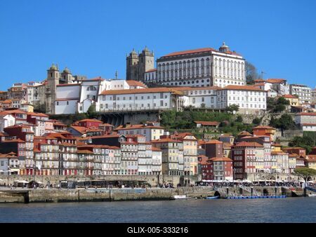 View of the city of Porto - Portugal - Douro River-stock-foto