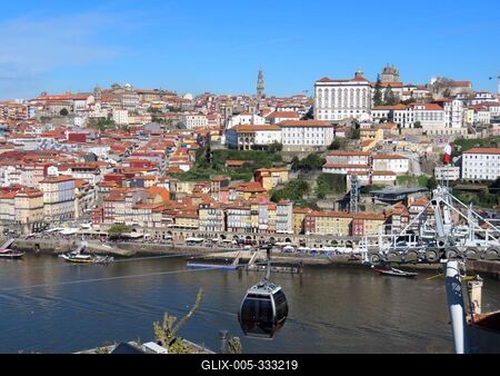 Porto city skyline - Telpher - Portugal-stock-foto