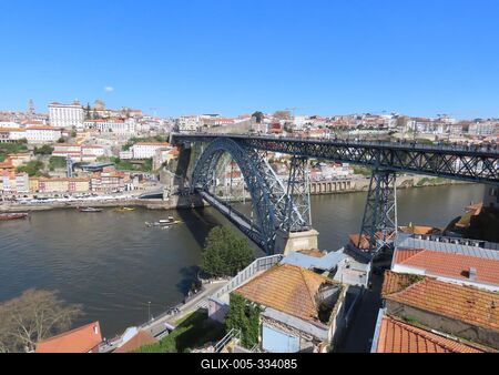 Porto - Luíz I Bridge spanning the Douro River - Portugal-stock-foto