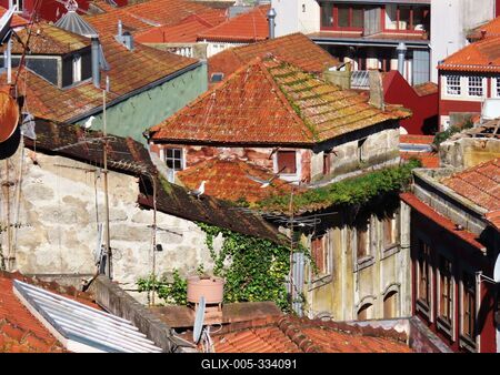 Apartment buildings in the city center - Porto - Portugal-stock-foto