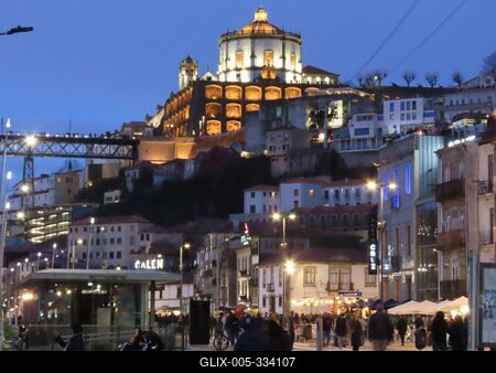 The 16th century Serra do Pilar Monastery at night - Porto - Portugal-stock-foto