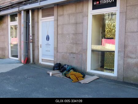 Homeless in a  Porto street - Portugal-stock-foto