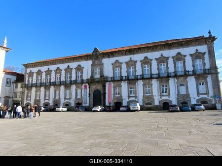 Porto -  Bishop's Palace on Cathedral Square - Portugal-stock-foto