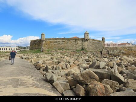 São Francisco Xavier Fortress - Porto - Portugal - Cheese Castle-stock-foto